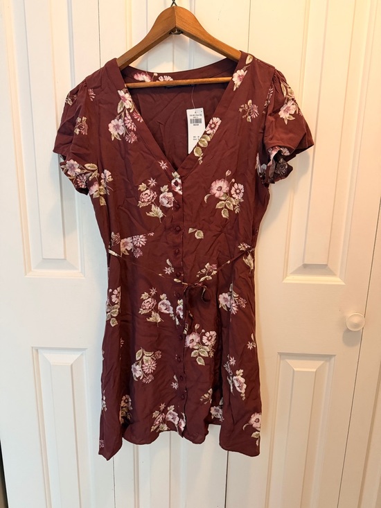 Abercrombie & Fitch Dresses & Skirts - Abercrombie and Fitch. Size Medium. Skater Dress.